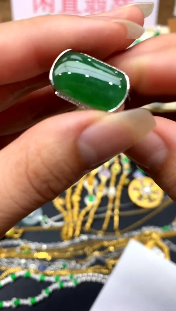 18K金镶嵌戒指翡翠513-中国好珍宝