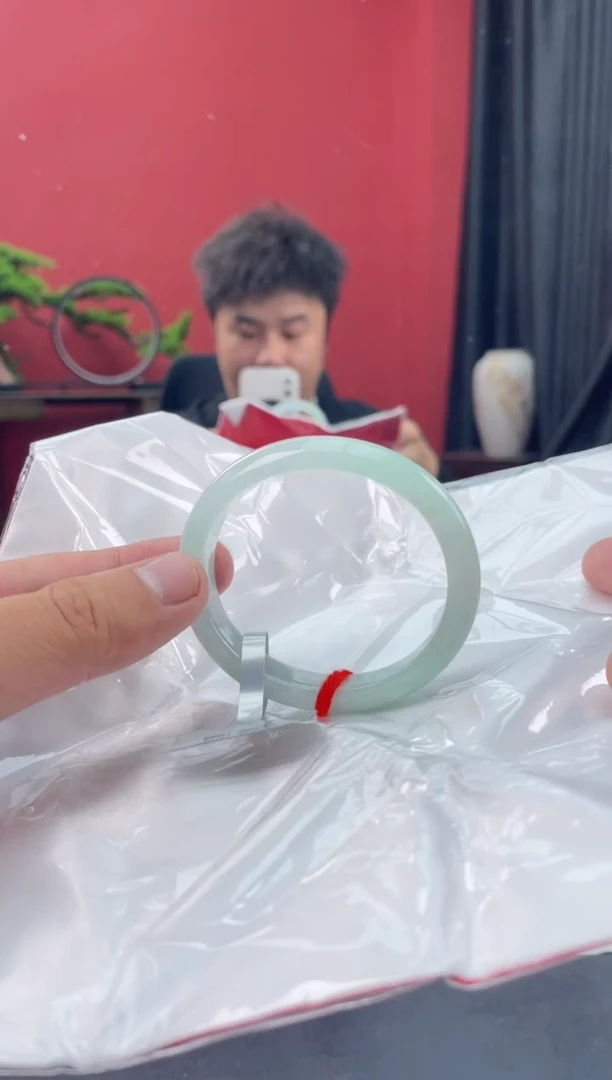 未镶嵌手镯（贵妃镯）翡翠7