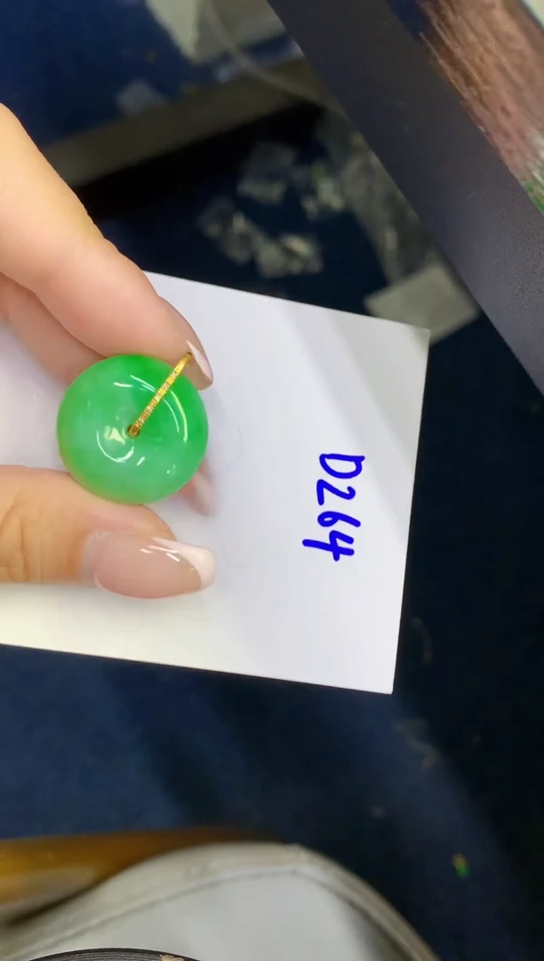 翡翠18K金镶嵌颈饰缅甸天然翡翠A货