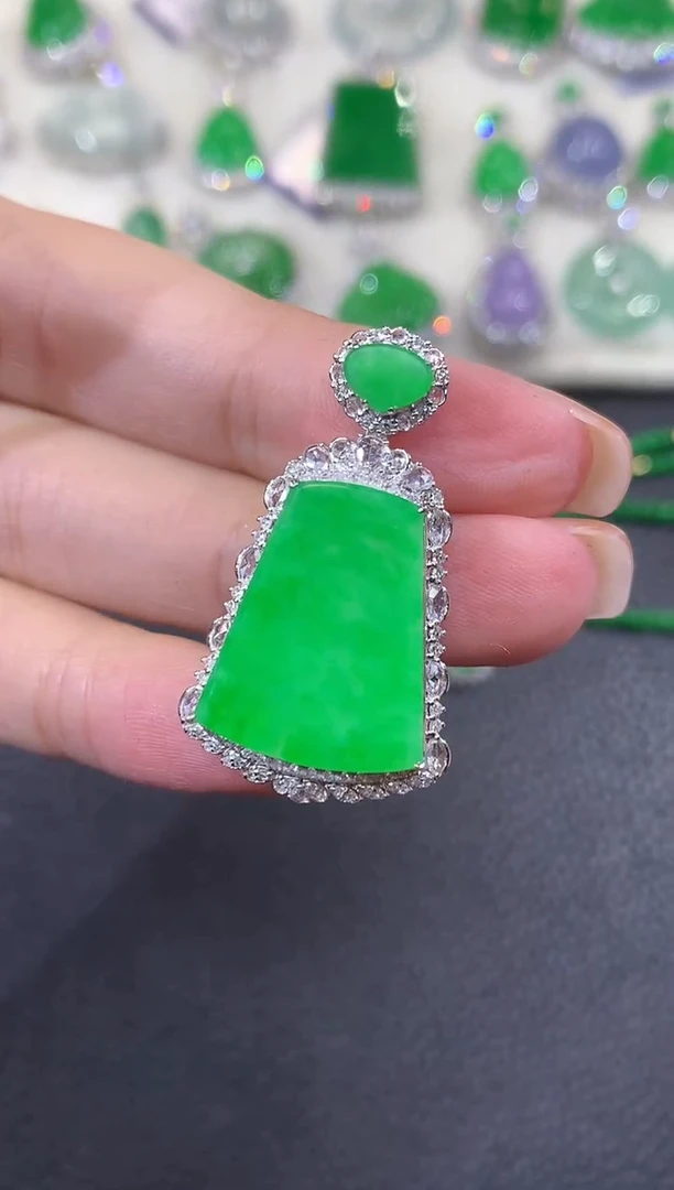 吊坠(不含链)18K金镶嵌翡翠A80