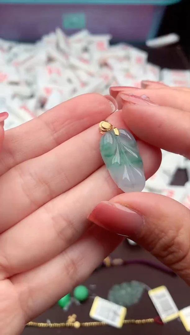 【闪购商品】翡翠颈饰18K金镶嵌一