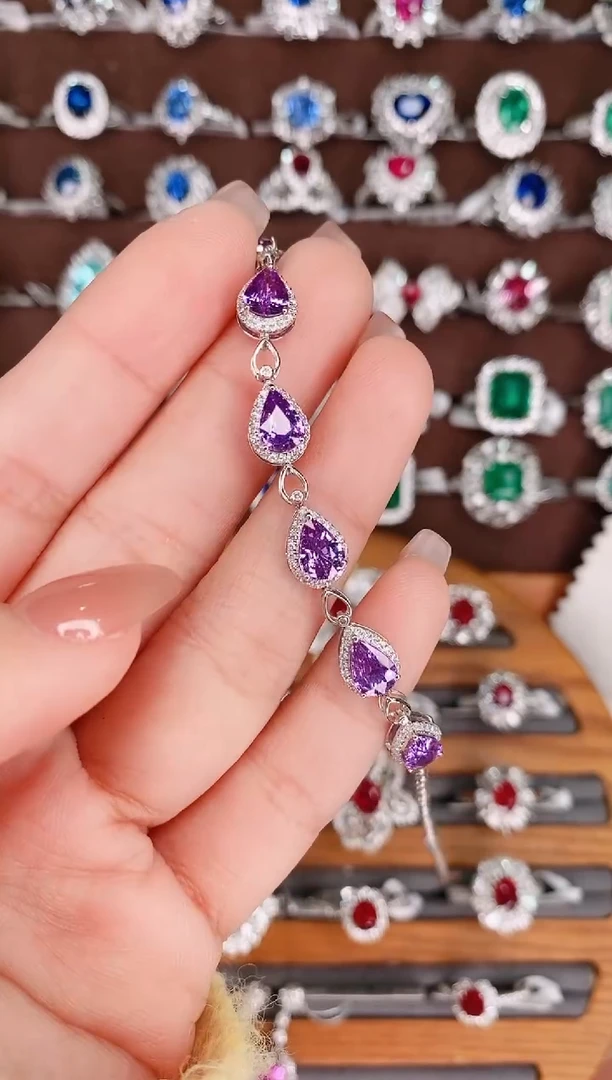 【闪购商品】彩色蓝宝石18K手链18K金镶嵌4.08克拉