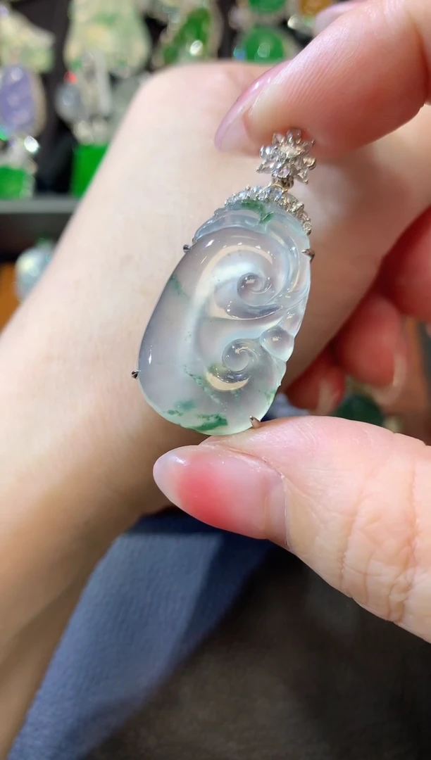 【闪购商品】翡翠吊坠(不含链)18K金镶嵌D10