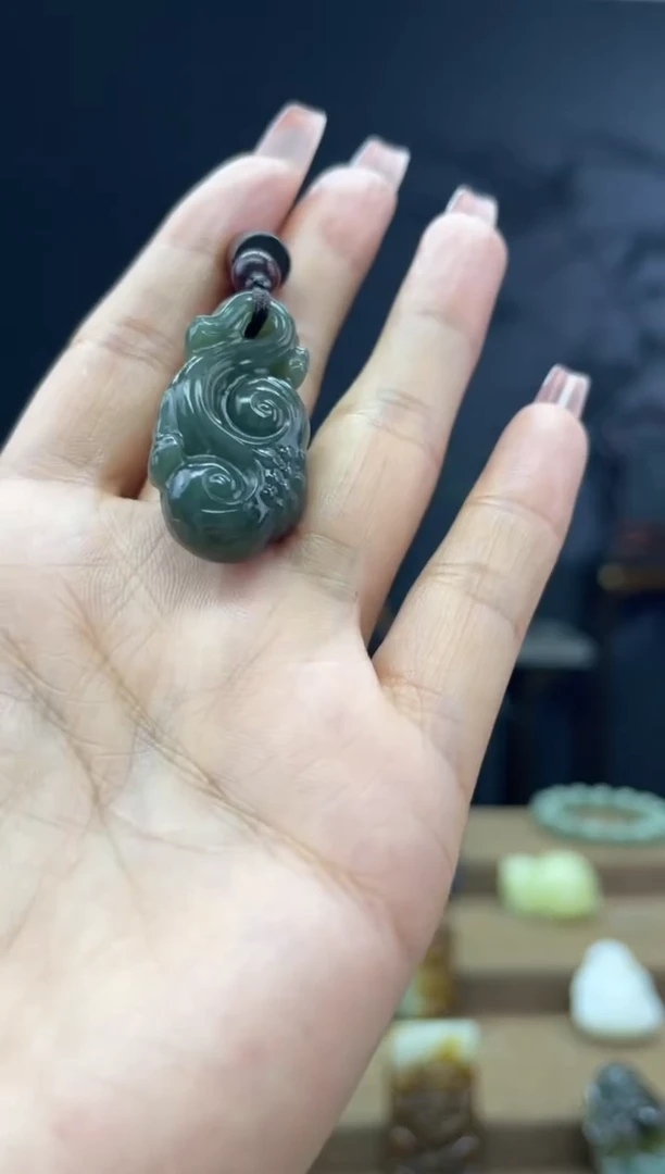 颈饰未镶嵌和田玉1