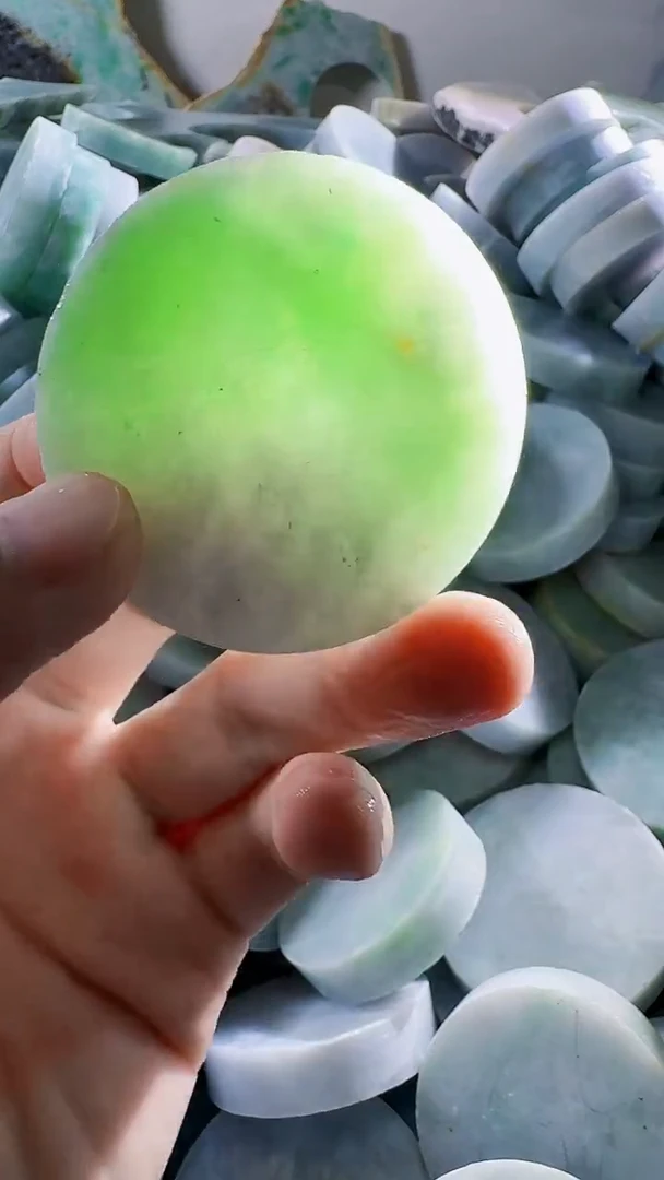 翡翠裸石缅甸翡翠A货文9682