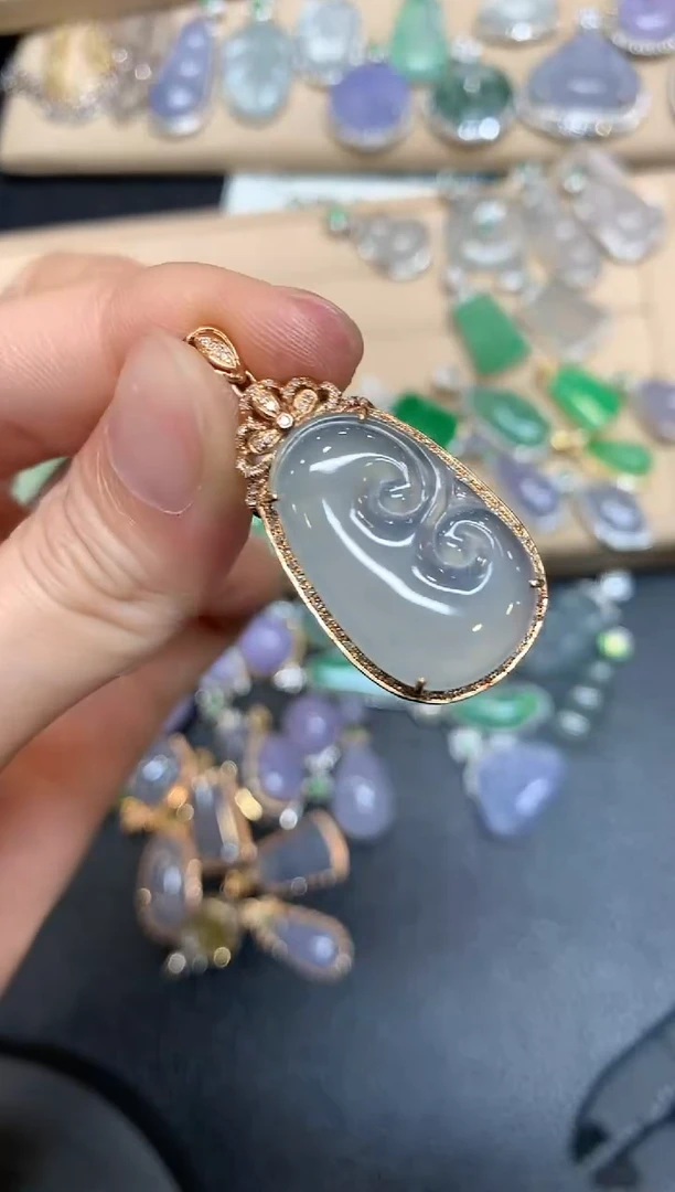 【闪购商品】翡翠颈饰18K金镶嵌如意【无服务费