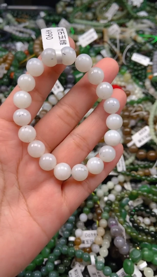 和田玉未镶嵌颈饰1