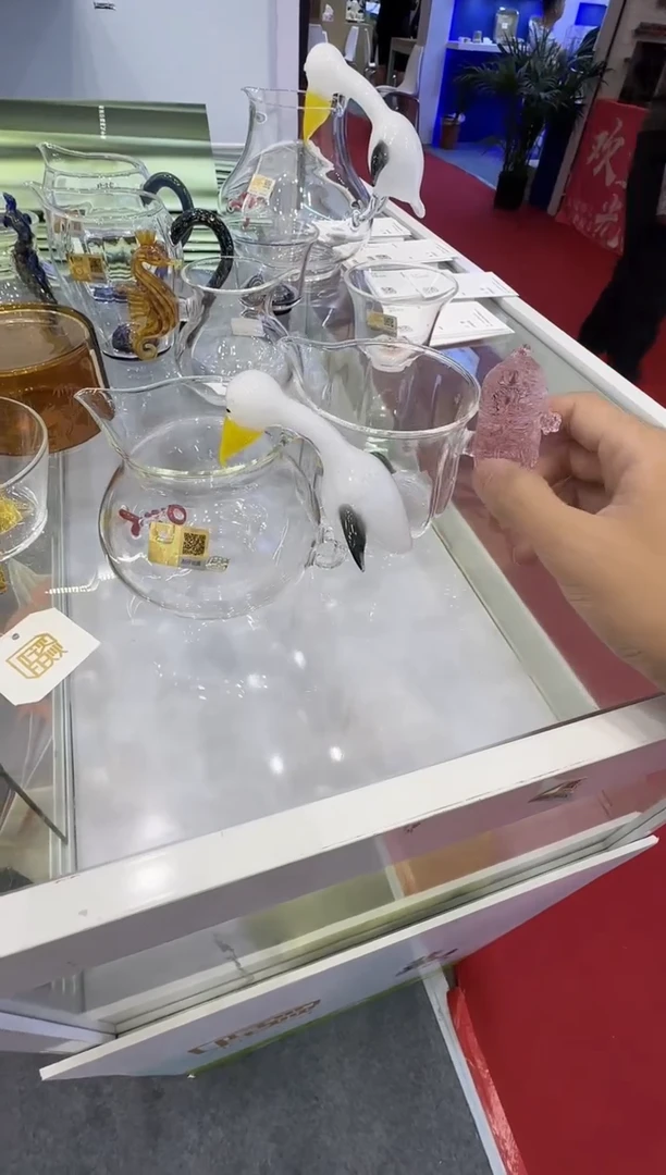 鹈鹕公道杯加浪漫猫公道杯粉色