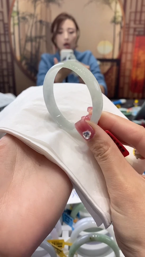 【闪购商品】翡翠手镯未镶嵌000034576