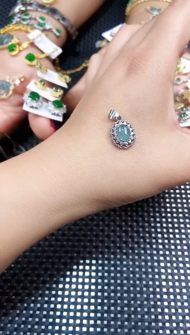 【闪购商品】翡翠吊坠(不含链)未镶嵌111111111