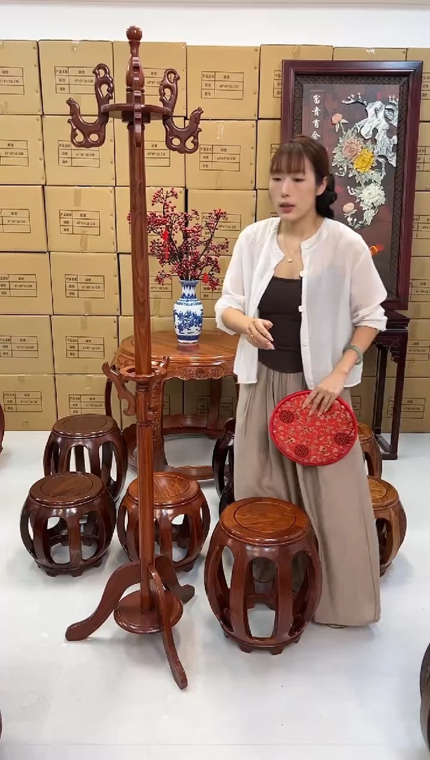 花梨木类家具亚花梨花梨色大号鼓凳四张加刺猬衣帽架加四个坐垫