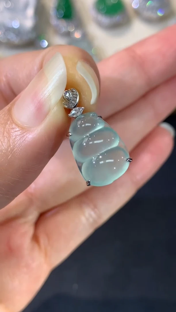 吊坠(不含链)18K金镶嵌翡翠A103|13800