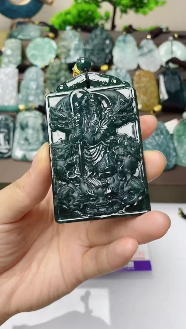 翡翠未镶嵌颈饰