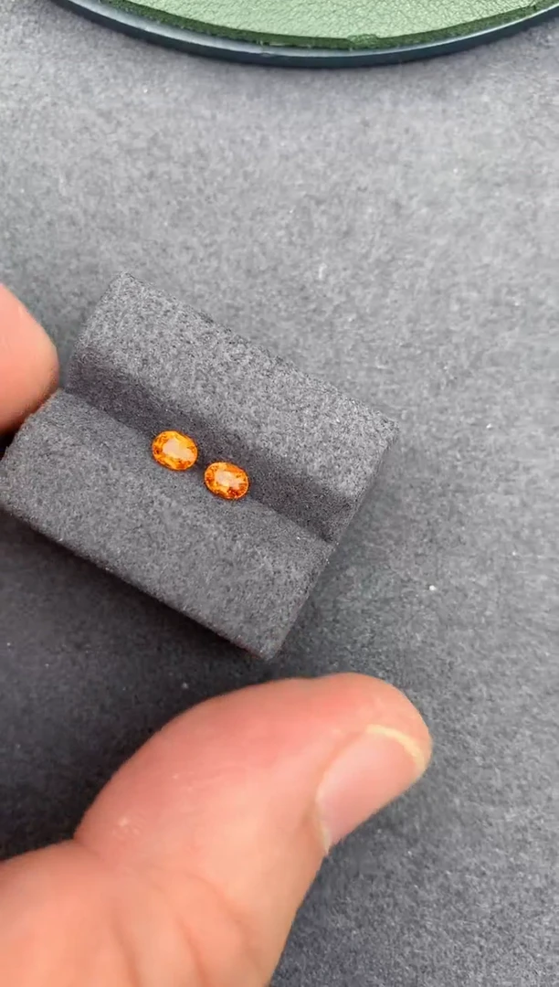 【闪购商品】石榴石裸石未镶嵌55分芬达石配对