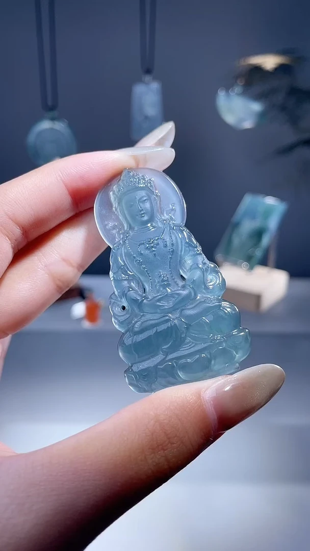 颈饰未镶嵌翡翠度母
