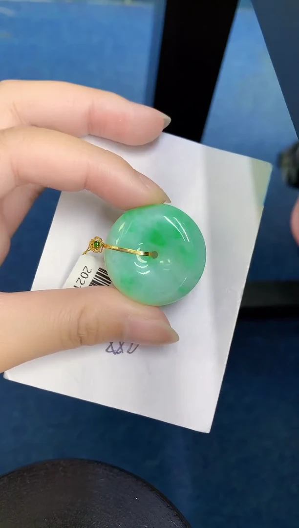 翡翠18K金镶嵌颈饰000000000