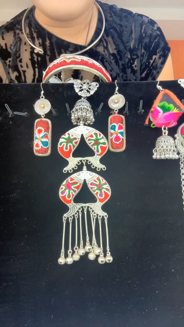 刺绣非遗手工刺绣耳环手镯压襟一套