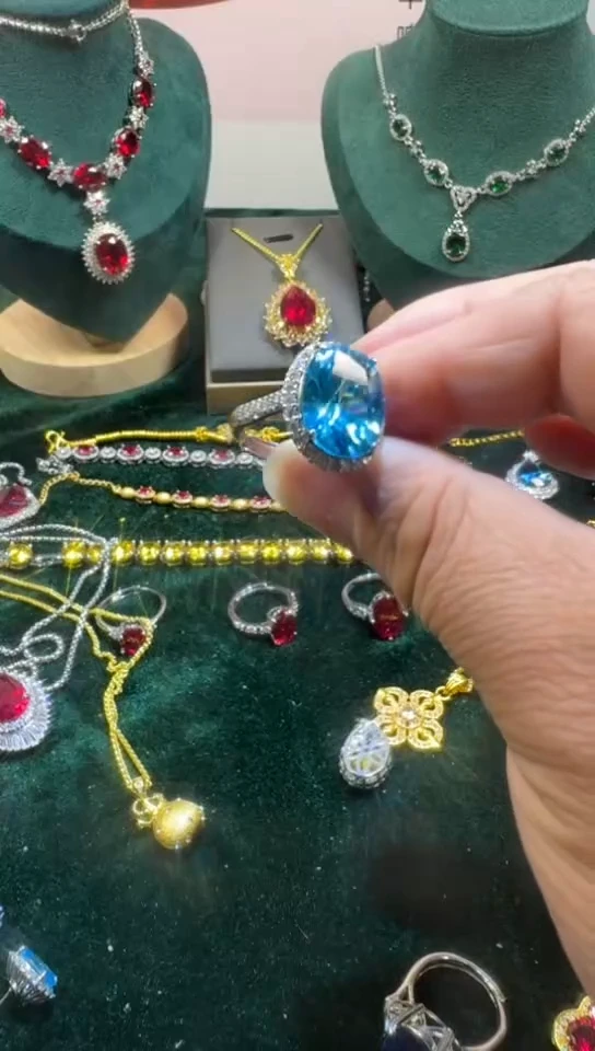 18K金镶嵌戒圈海蓝宝石1