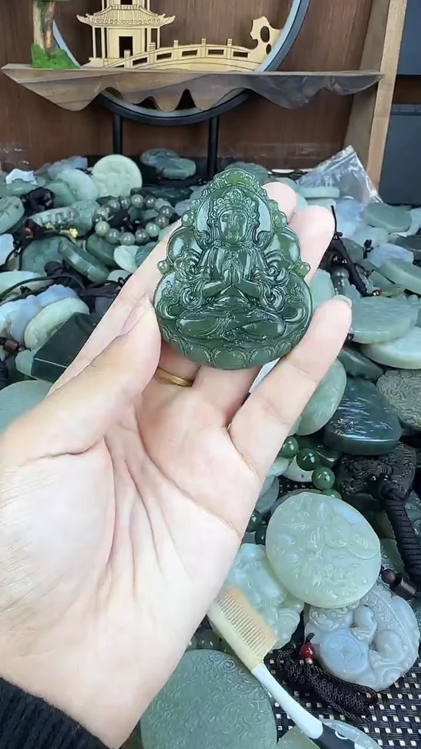 颈饰未镶嵌和田玉1