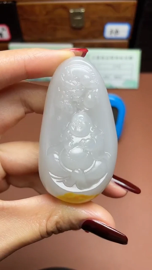 未镶嵌和田玉挂件b****y和田玉