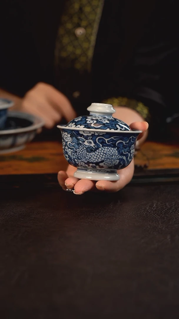 杯活动价赏君慕元蓝地麒麟引凤盖碗