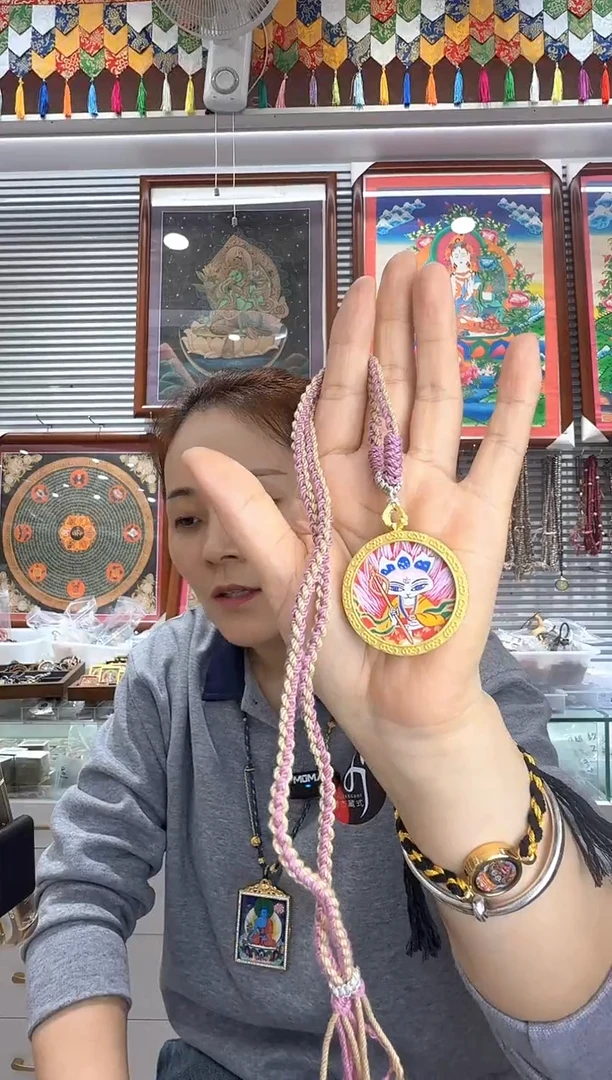吊坠小狐狐   纯手绘唐卡（不退不换）