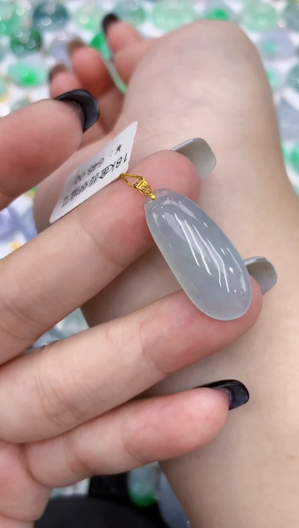 翡翠18K金镶嵌颈饰111111111111