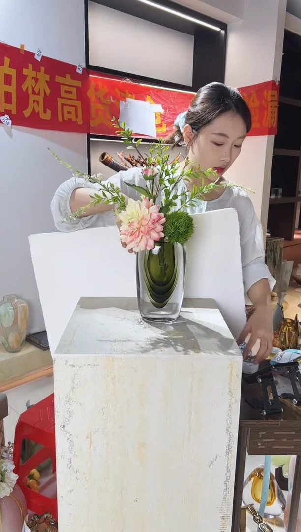 琉璃绿色花瓶清仓A18