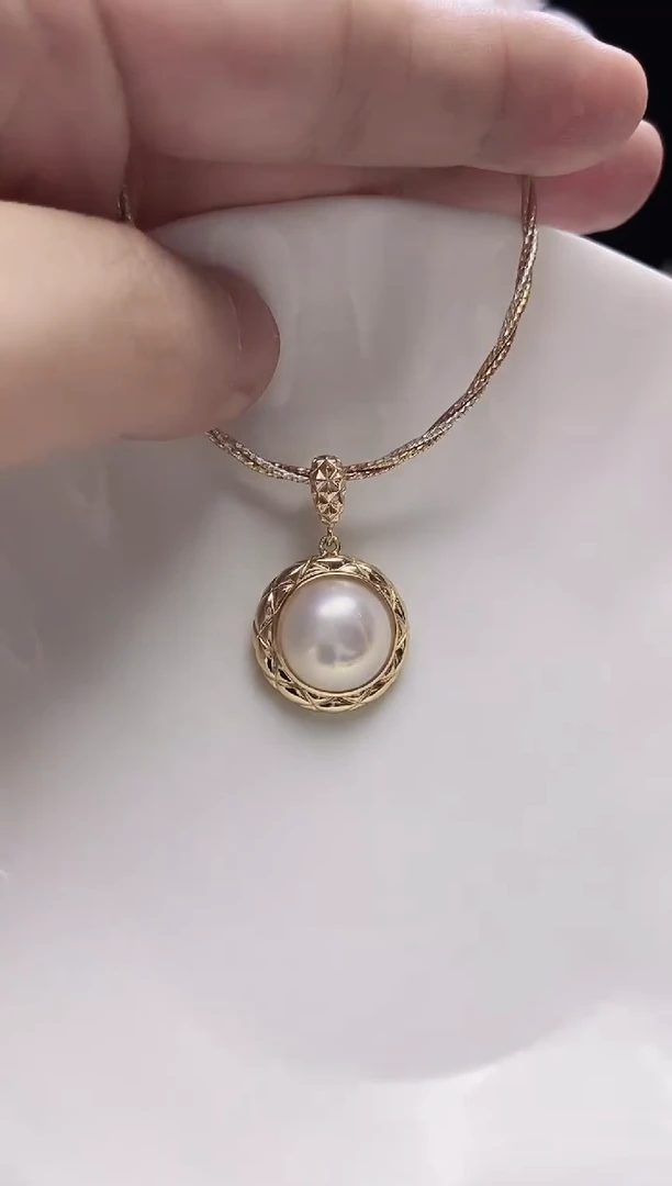 银S925镶嵌颈饰拼合珍珠（马贝珠）颖****?海水马贝吊坠