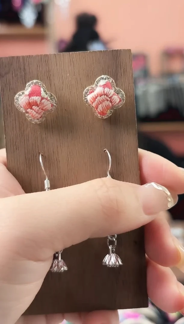 织绣艺枝独绣手工饰品107