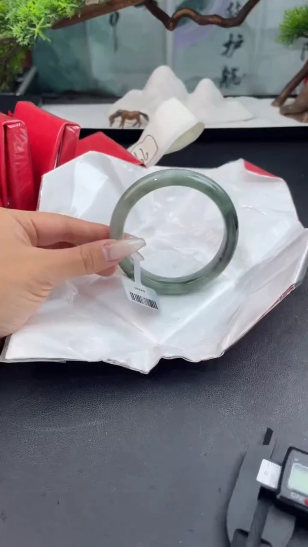 【闪购商品】翡翠手镯未镶嵌7翡翠手镯（微瑕）62-63