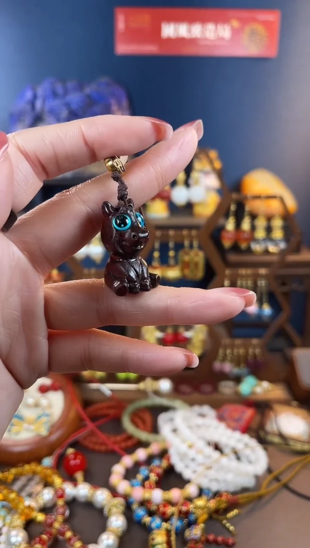 其他小叶紫檀，牛小叶紫檀挂件