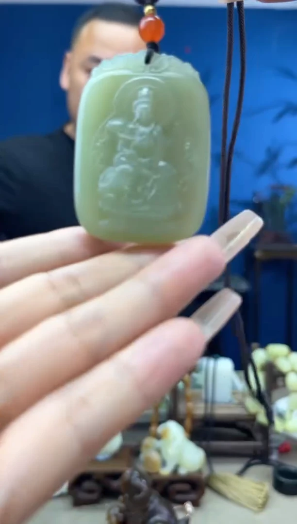 和田玉未镶嵌颈饰1