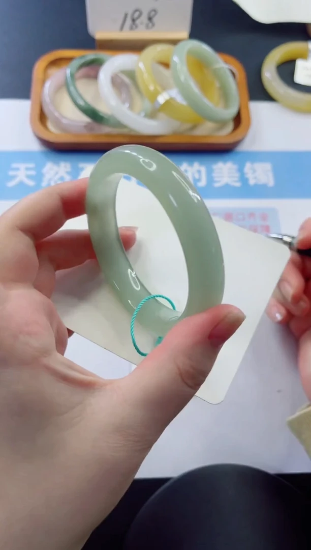 未镶嵌手镯石英质玉多样性发货A71