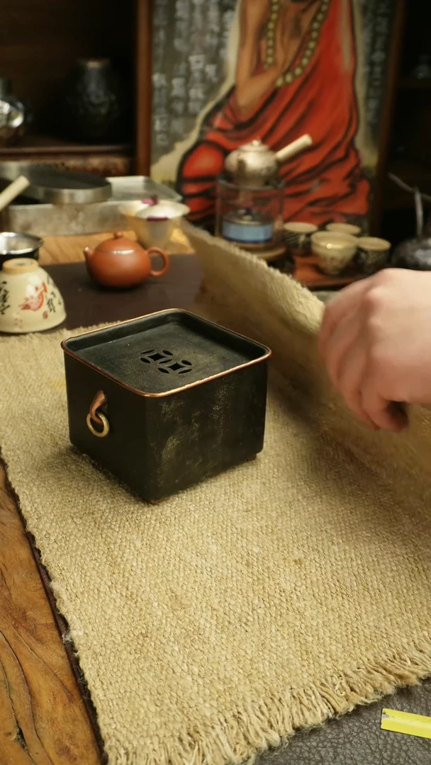 【闪购商品】微瑕方做旧双耳建水