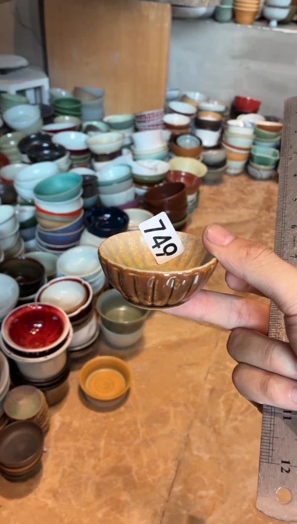 瓷片N****苑749 花瓣小料碟1个