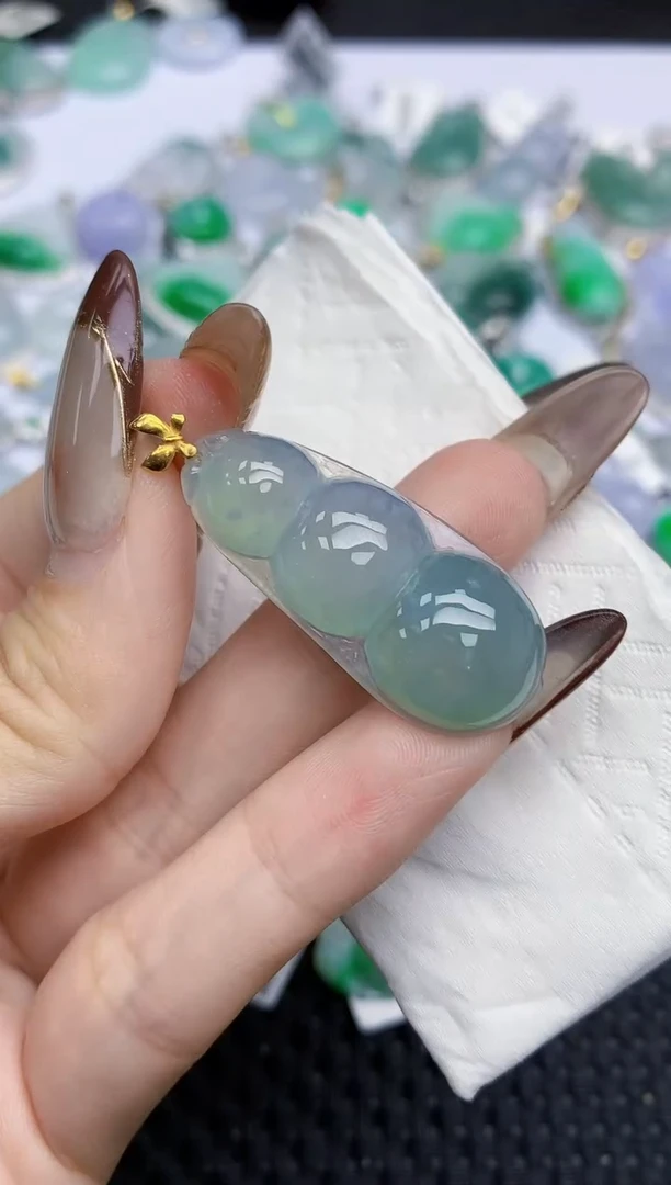 颈饰18K金镶嵌翡翠   天然翡翠A货  百元以上9米证书费自理