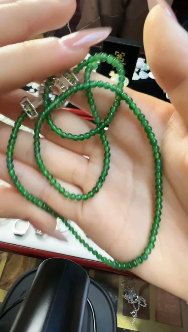 【闪购商品】翡翠吊坠(不含链)未镶嵌翡翠