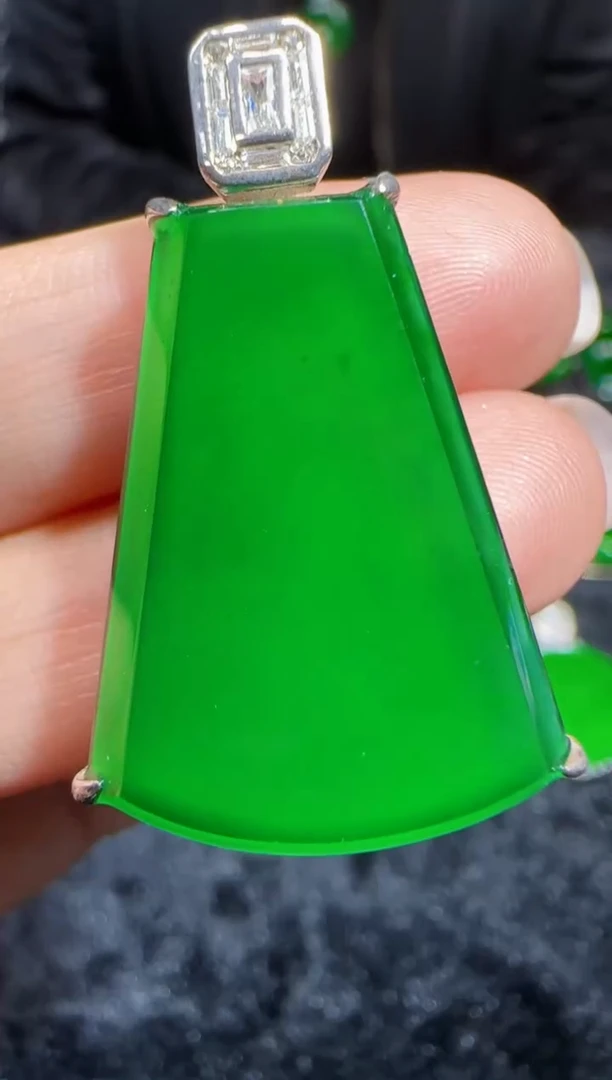 未镶嵌定制翡翠翡翠吊坠87