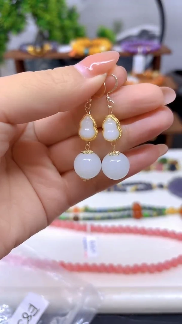 14K金镶嵌和田玉耳饰E851