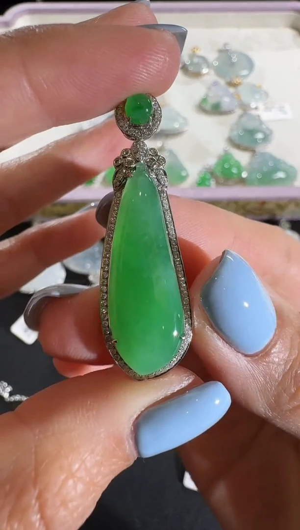 【闪购商品】翡翠吊坠(不含链)18K金镶嵌【源头工厂】钻石镶嵌