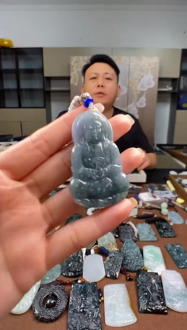 颈饰未镶嵌翡翠多样性发其一