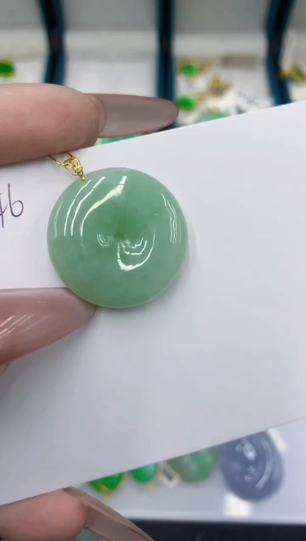 颈饰18K金镶嵌翡翠11111