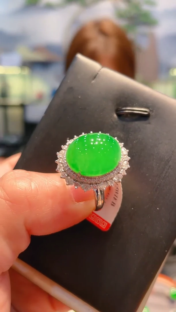 翡翠18K金镶嵌颈饰翡翠A41