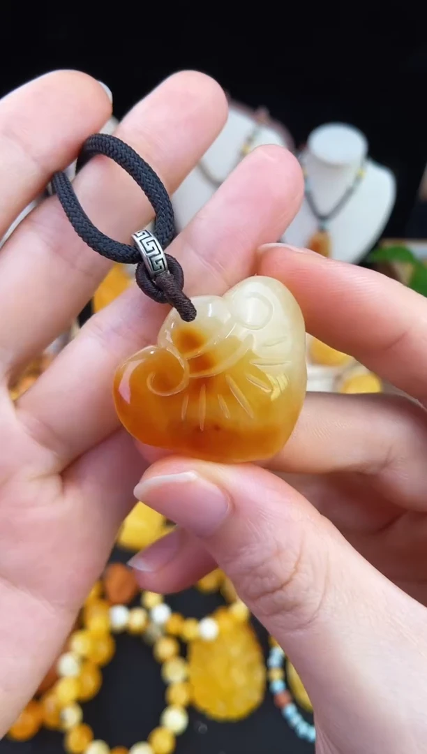 琥珀未镶嵌珠宝奇石柒月