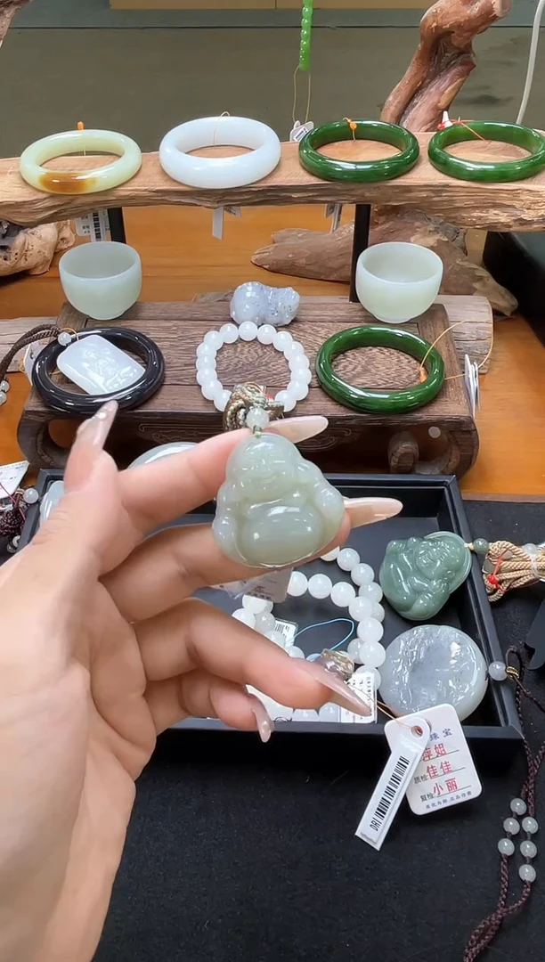 吊坠(不含链)未镶嵌和田玉且末青白 佛公 9014817