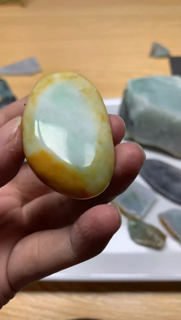 【闪购商品】翡翠颈饰未镶嵌天然翡翠A货