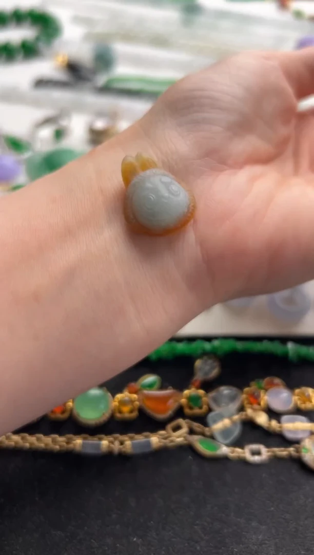 定制翡翠未镶嵌拉布布2200