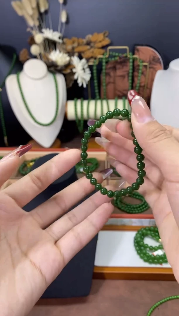 【闪购商品】和田玉（碧玉）颈饰未镶嵌6菠菜肉