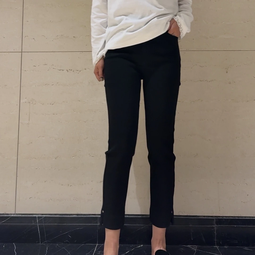 8989【大美家】春季新款时尚百搭休闲高弹力字母腰窄版烟管裤黑色